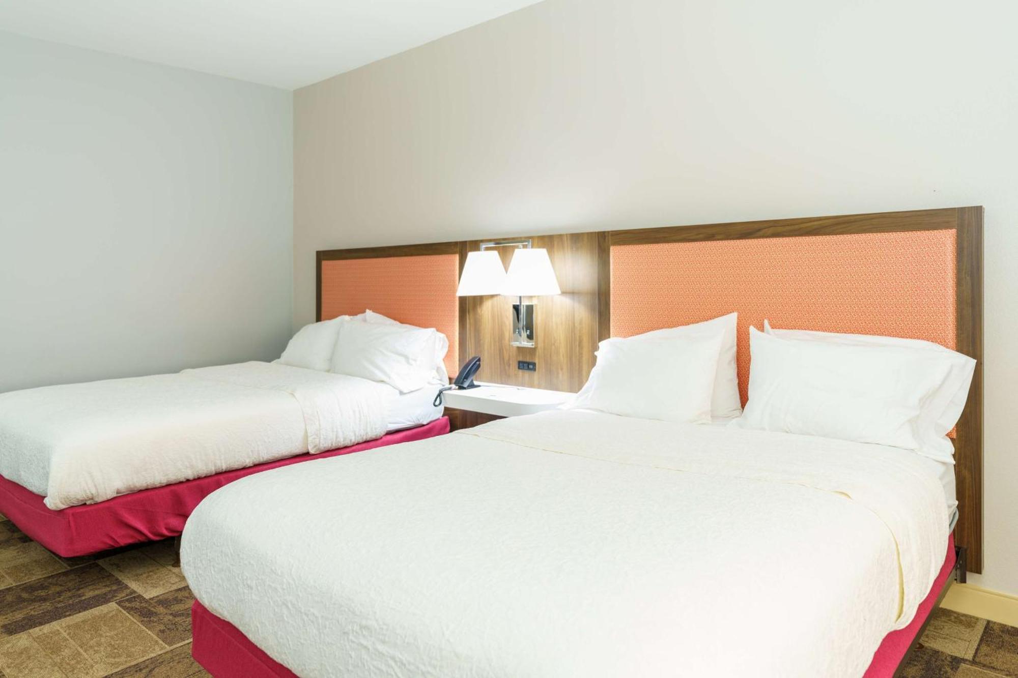 Hampton Inn Garden City Exteriér fotografie