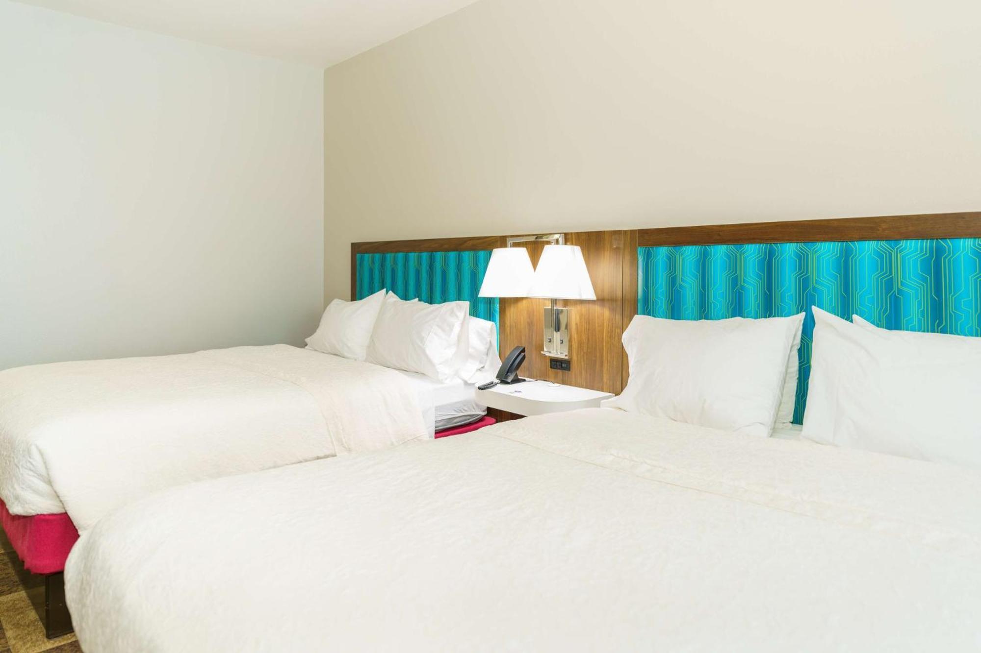 Hampton Inn Garden City Exteriér fotografie