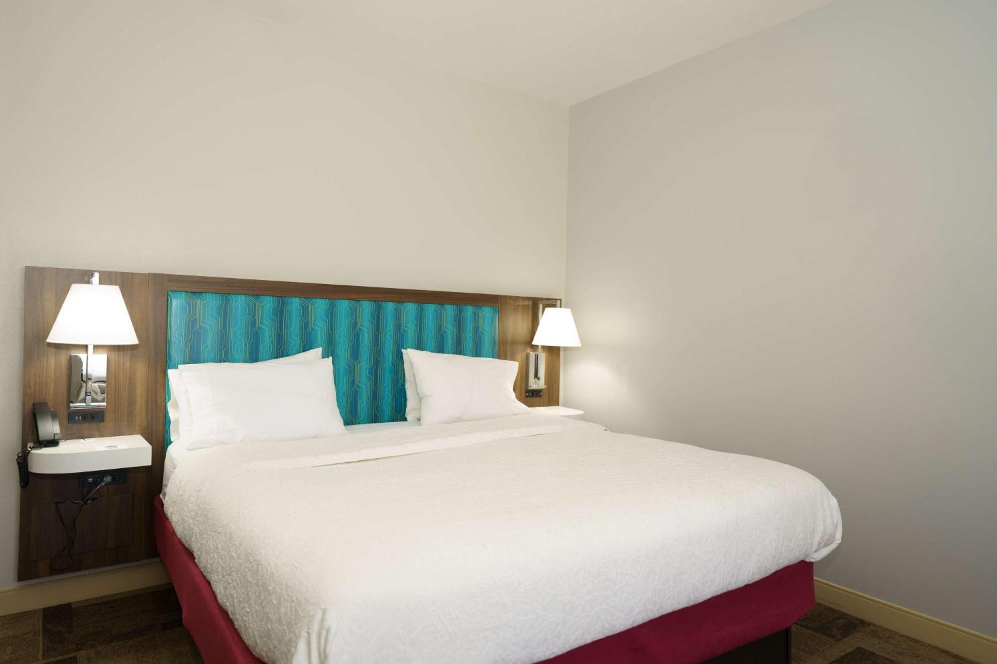 Hampton Inn Garden City Exteriér fotografie